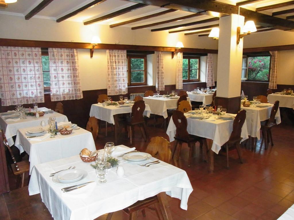 Hotel Las Cascadas La Cumbrecita Exterior photo